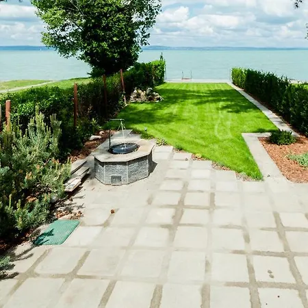 Part Apartman - A - Privat Vizparttal * Siofok