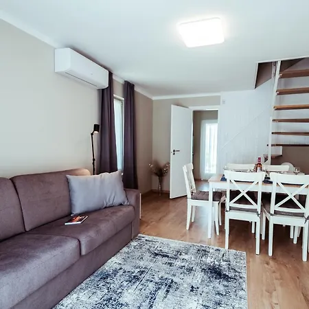 Part Apartman - A - Privat Vizparttal *